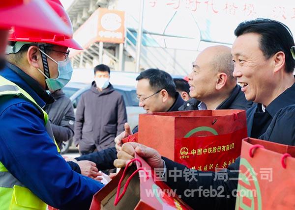 中国中铁副总裁马江黔 慰问现场参建职工